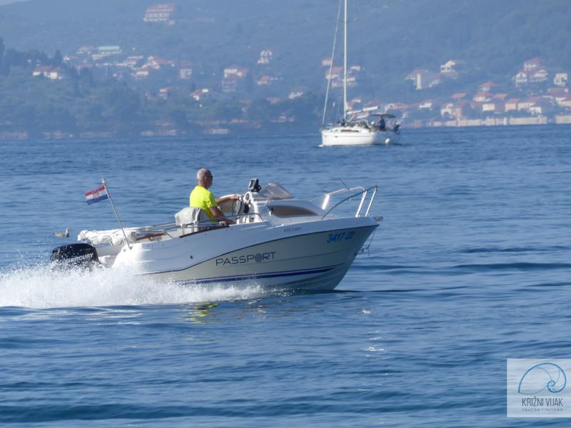 Book yachts online - motorboat - Passport 430 cabin - no name - rent