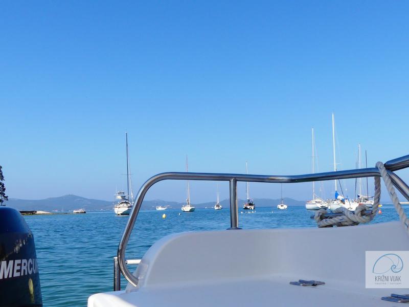 Book yachts online - motorboat - Passport 430 cabin - no name - rent