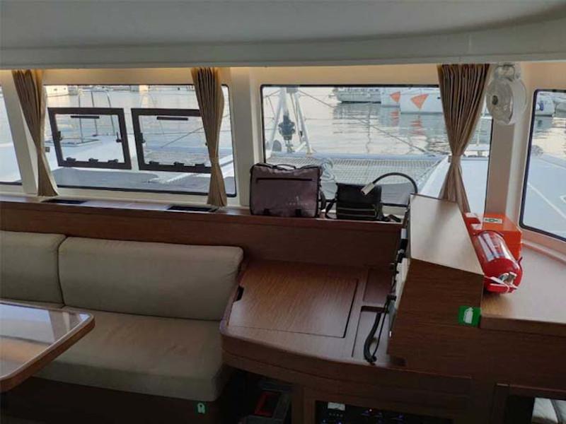 Book yachts online - catamaran - Lagoon 42 - Ulysses - rent