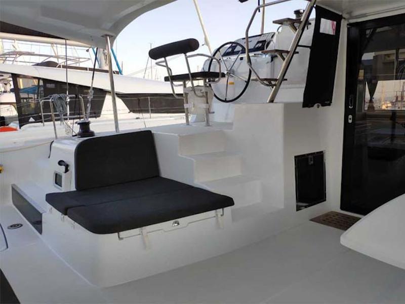 Book yachts online - catamaran - Lagoon 42 - Ulysses - rent