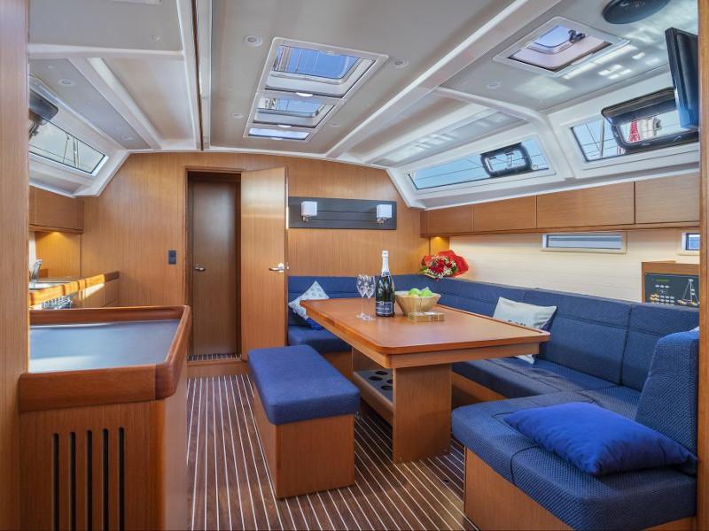 Book yachts online - sailboat - Bavaria 46 - Kalev - rent