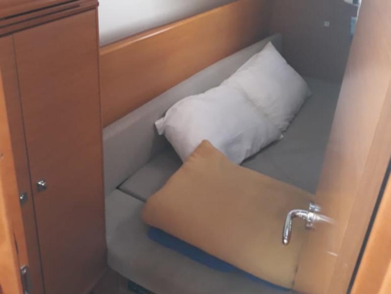 Book yachts online - sailboat - Sun Odyssey 33i - Britannia - rent