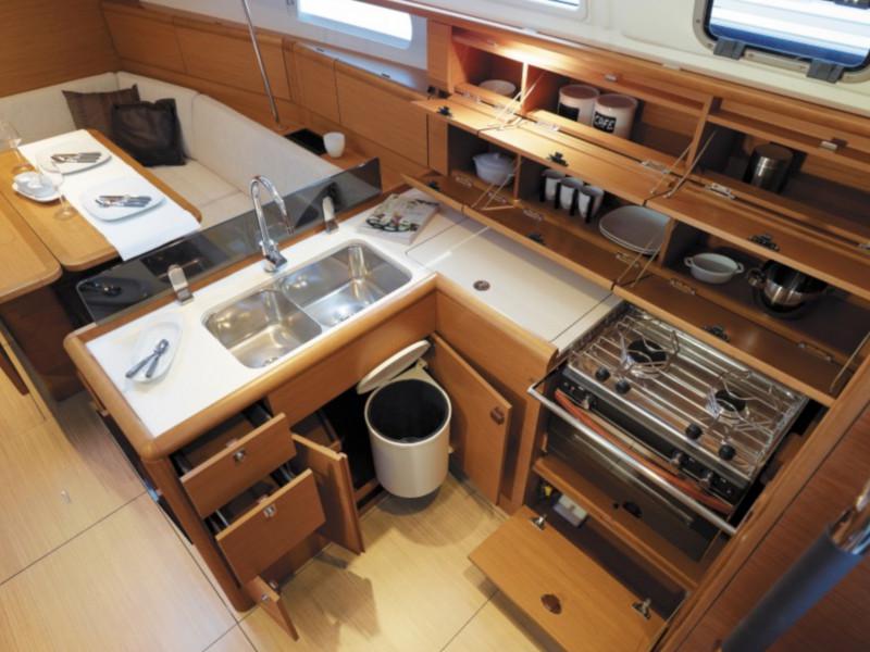 Book yachts online - sailboat - Sun Odyssey 389 - Verona - rent