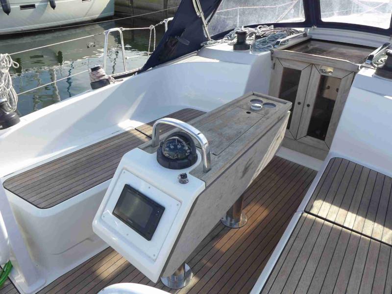 Book yachts online - sailboat - Bavaria Cruiser 37 - Blue Passion - rent
