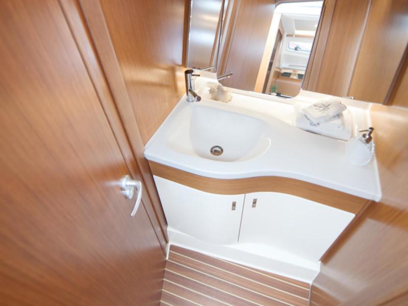 Book yachts online - sailboat - Dehler 34 - Hekla - rent