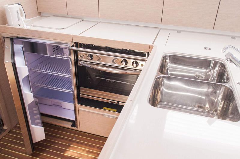 Book yachts online - sailboat - Elan 45 Impression - IBISS - rent