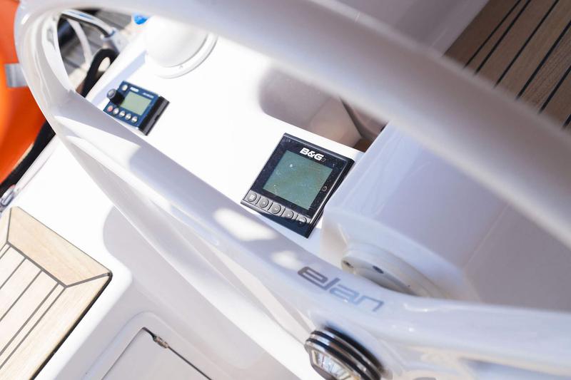 Book yachts online - sailboat - Elan 45 Impression - IBISS - rent