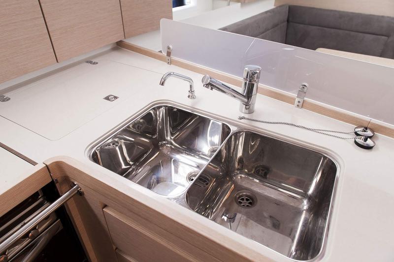 Book yachts online - sailboat - Elan 45 Impression - IBISS - rent