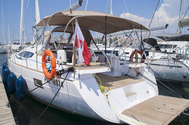 Book yachts online - sailboat - Elan 45 Impression - IBISS - rent