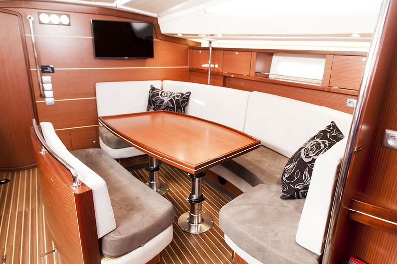 Book yachts online - sailboat - Delphia 47-4 - TEAM ADVENTURE - rent