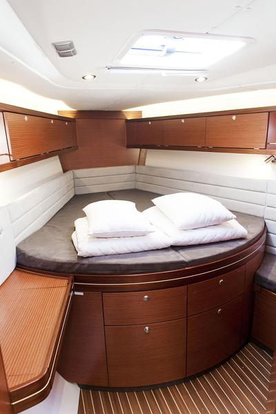 Book yachts online - sailboat - Delphia 47-4 - TEAM ADVENTURE - rent