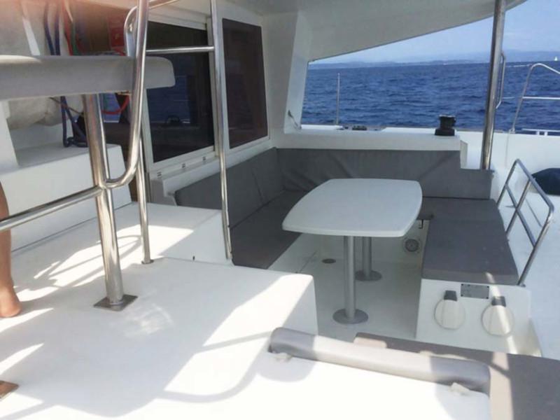Book yachts online - catamaran - Lagoon 400 - Nusa - rent
