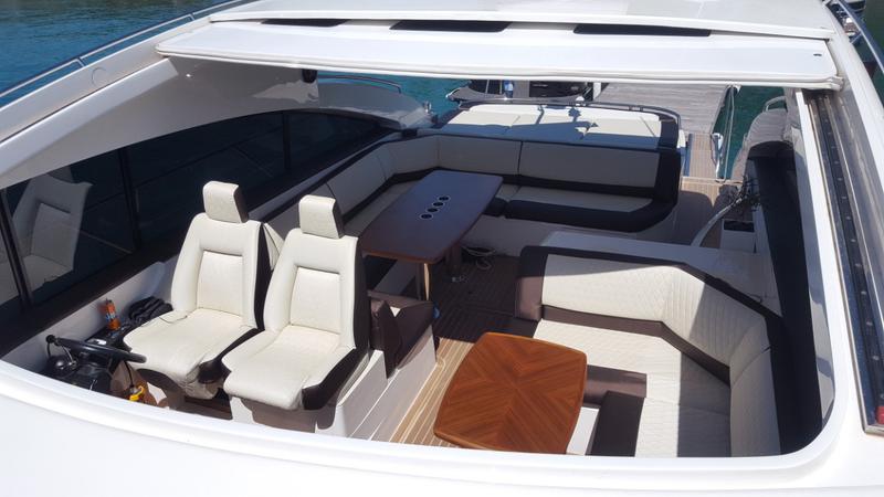 Book yachts online - motorboat - Princess V53 - Princess - rent