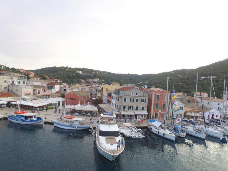 Book yachts online - motorboat - Princess 61 - Allegria - rent