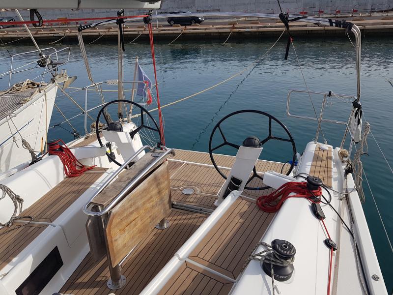 Book yachts online - sailboat - Dehler 38 - Eo-Lien - rent
