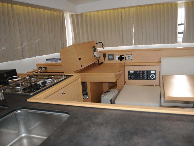 Book yachts online - catamaran - Lagoon 39 - CARPE DIEM - rent