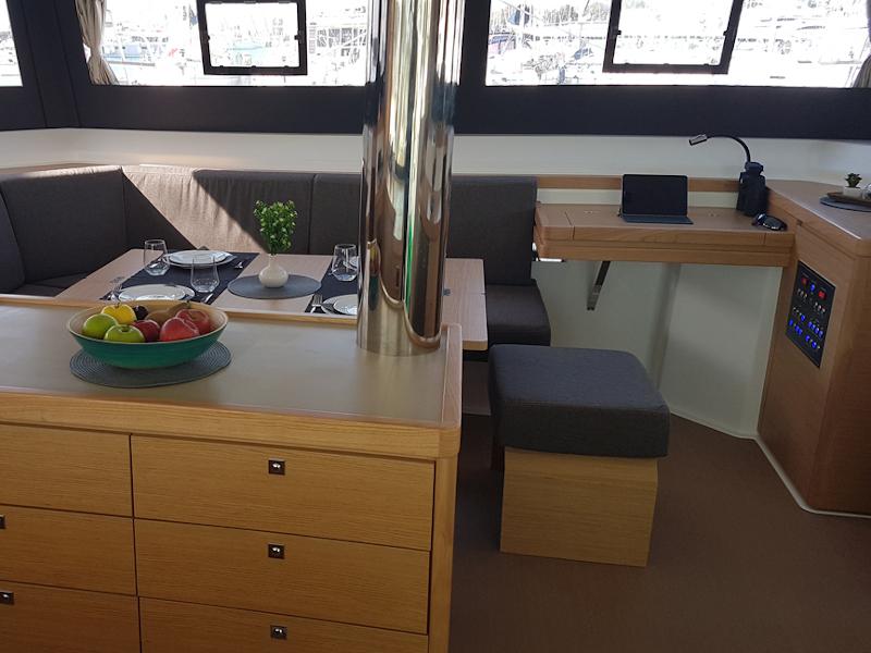 Book yachts online - catamaran - Dufour Catamaran 48 - Albertina II - rent