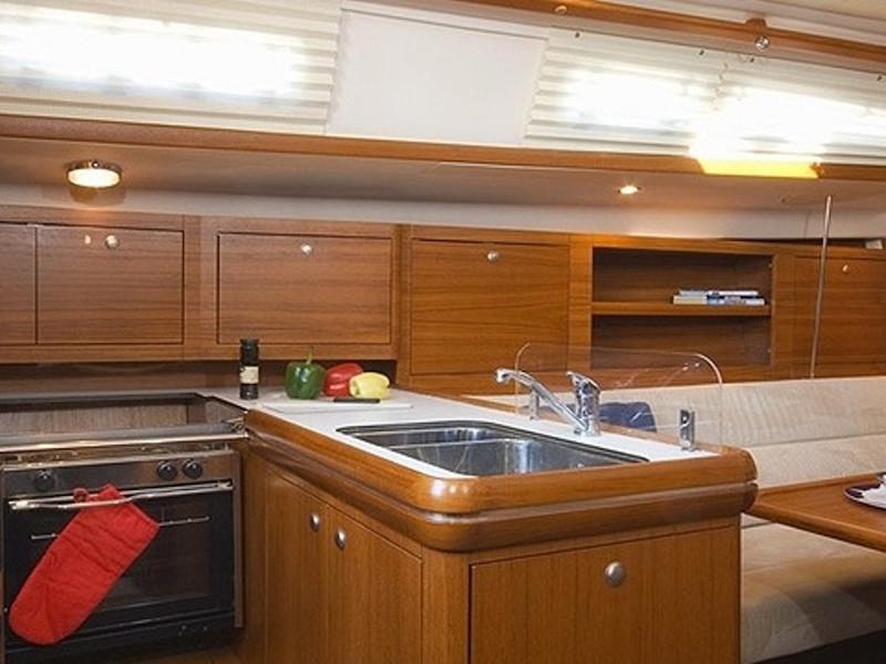 Book yachts online - sailboat - Salona 37 - Four Play - rent