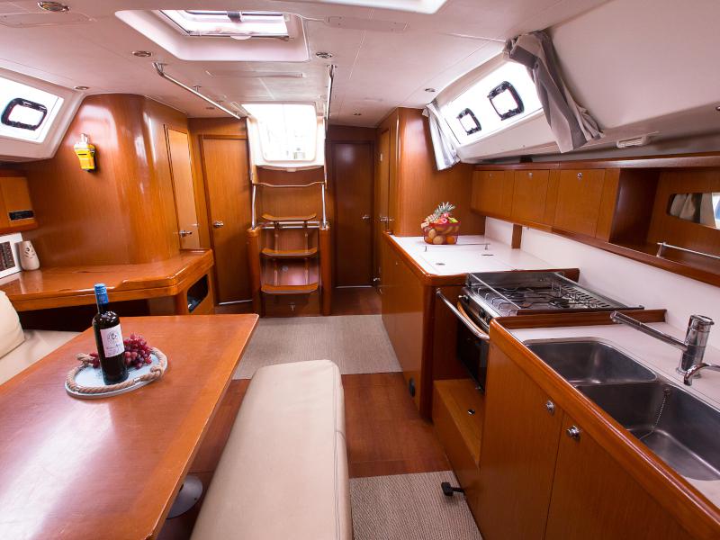 Book yachts online - sailboat - Oceanis 46 - Victoria - rent