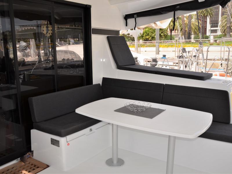 Book yachts online - catamaran - Lagoon 42 - Balute - rent