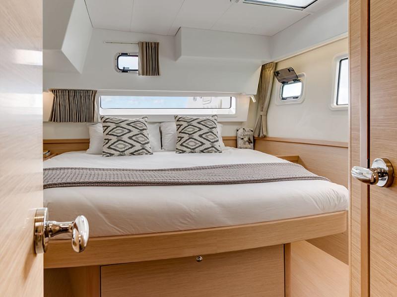 Book yachts online - catamaran - Lagoon 42 - Balute - rent