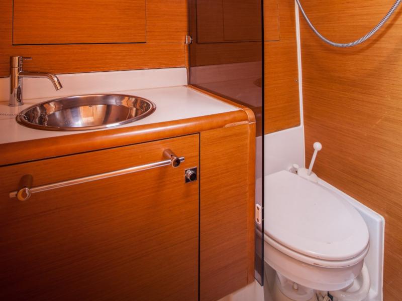 Book yachts online - sailboat - Sun Odyssey 439 - Gipsy Queen - rent