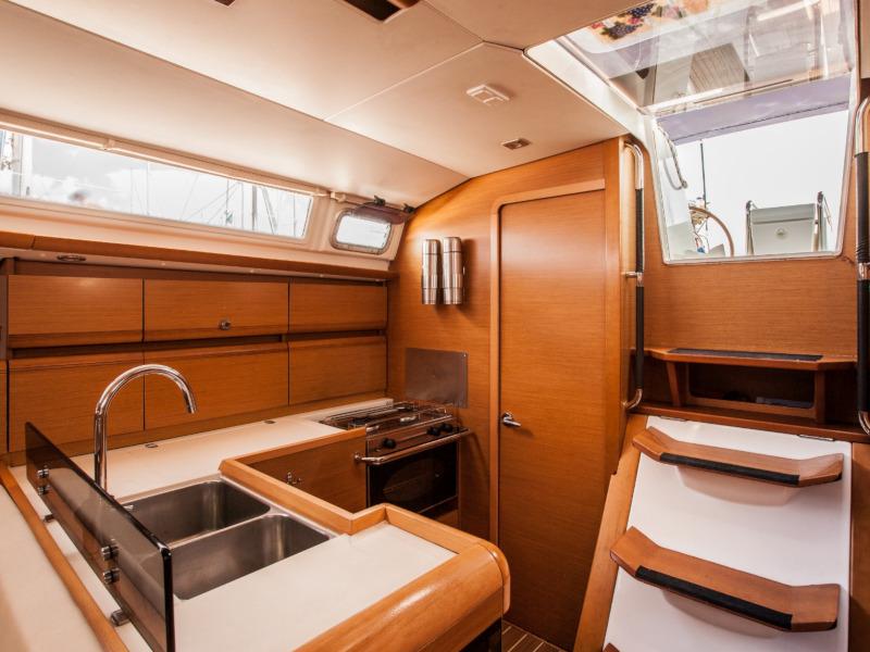 Book yachts online - sailboat - Sun Odyssey 439 - Gipsy Queen - rent