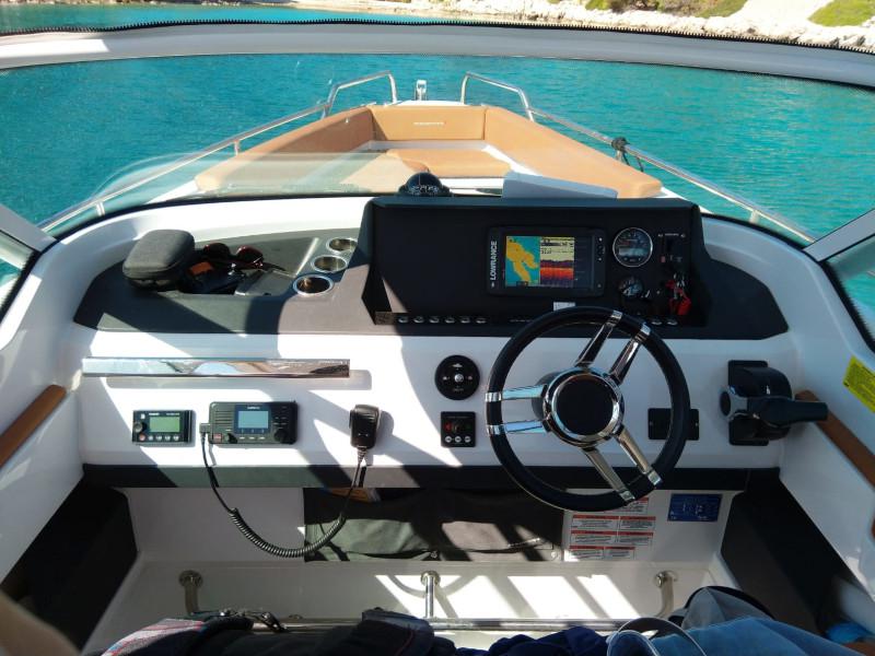 Book yachts online - motorboat - Axopar 28 - La Nina - rent