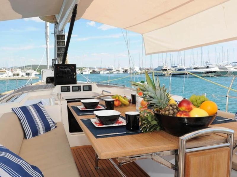 Book yachts online - sailboat - X-65 - Eline - rent