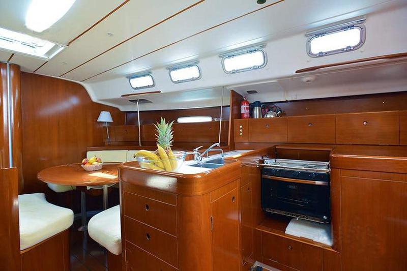 Book yachts online - sailboat - First 47.7 - MH 31 - rent