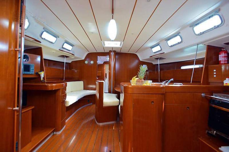Book yachts online - sailboat - First 47.7 - MH 31 - rent