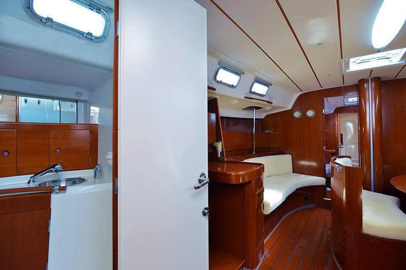 Book yachts online - sailboat - First 47.7 - MH 31 - rent
