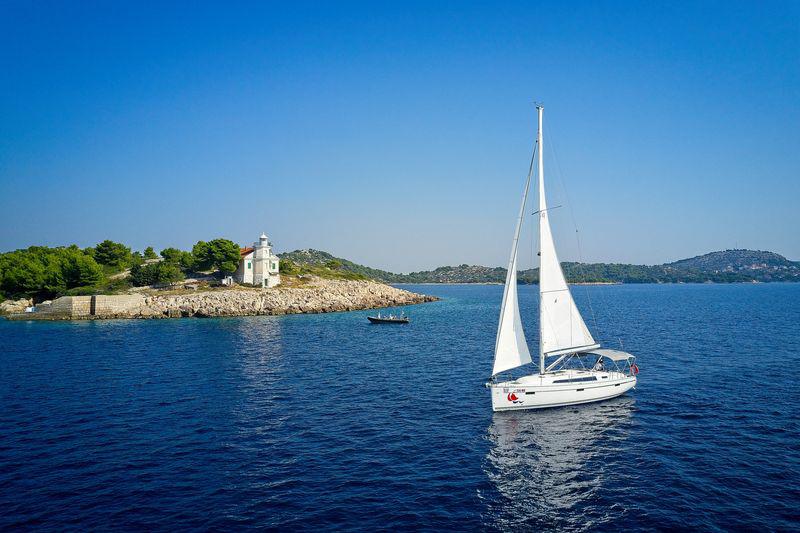 Book yachts online - sailboat - Bavaria Cruiser 41 - MH 57 - rent