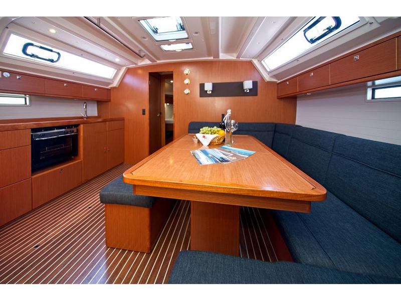 Book yachts online - sailboat - Bavaria 46 CN - MH 41 - rent