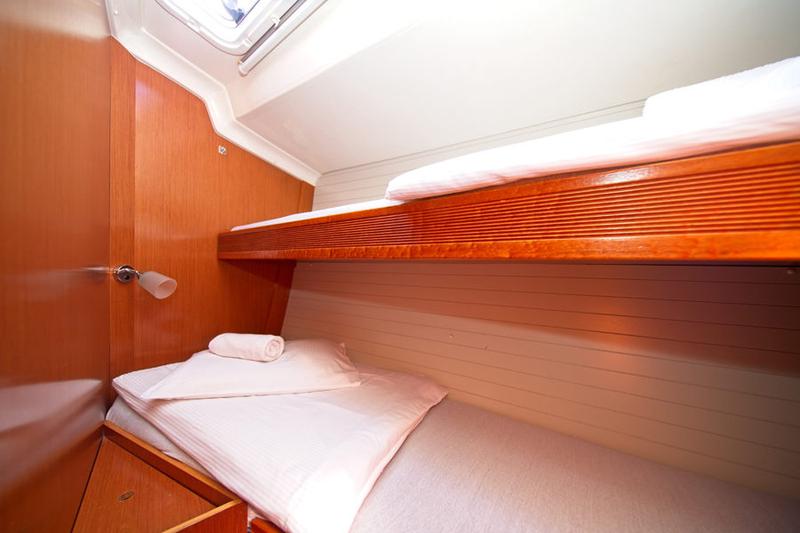 Book yachts online - sailboat - Bavaria 51 C - MH 22 - rent