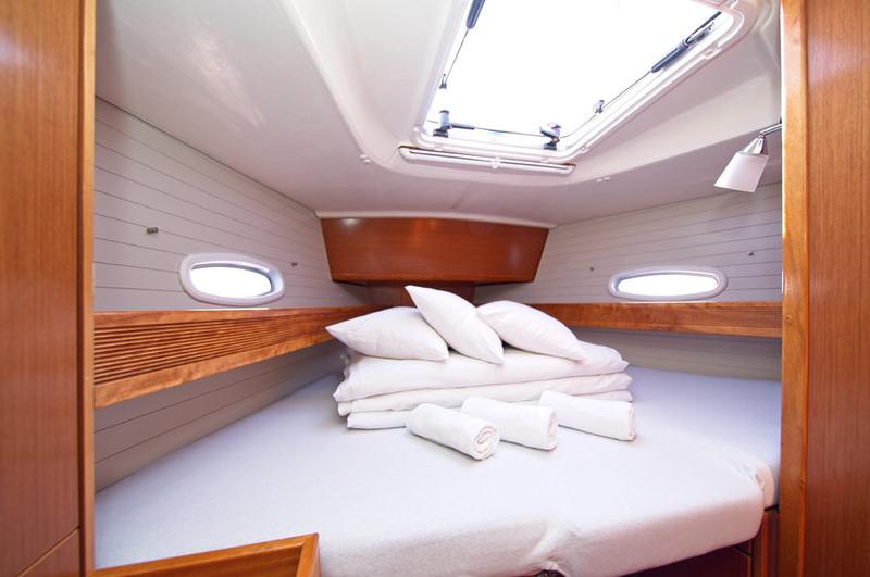 Book yachts online - sailboat - Bavaria 51 C - MH 22 - rent