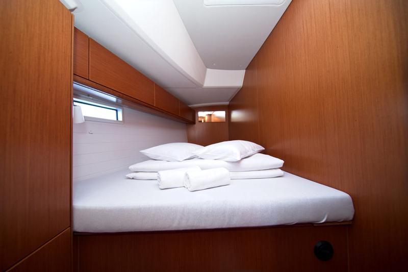 Book yachts online - sailboat - Bavaria 46 CN - MH 77 - rent