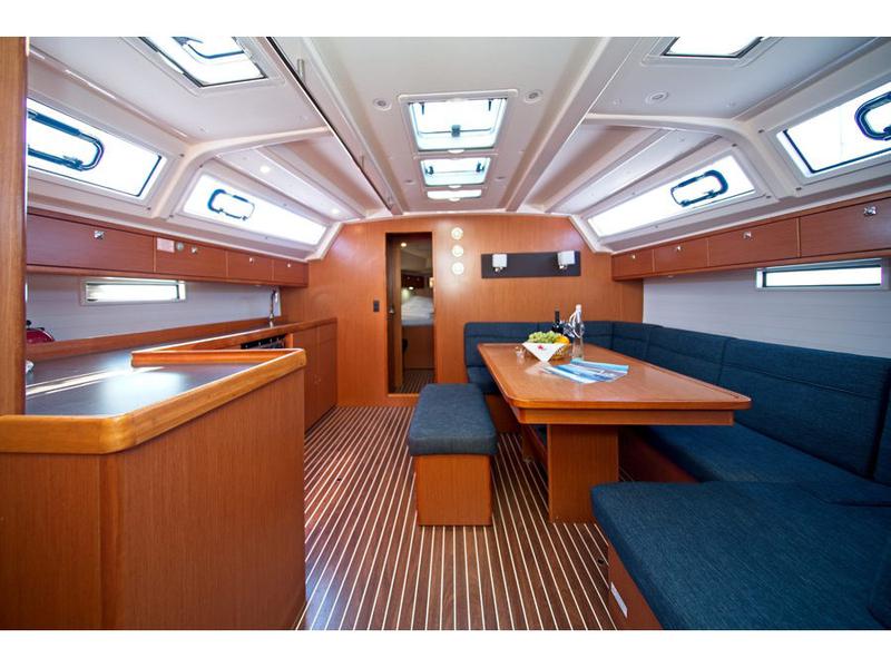 Book yachts online - sailboat - Bavaria 46 CN - MH 54 - rent