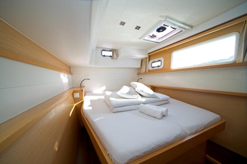 Book yachts online - catamaran - Lagoon 450 - MH 33 - rent