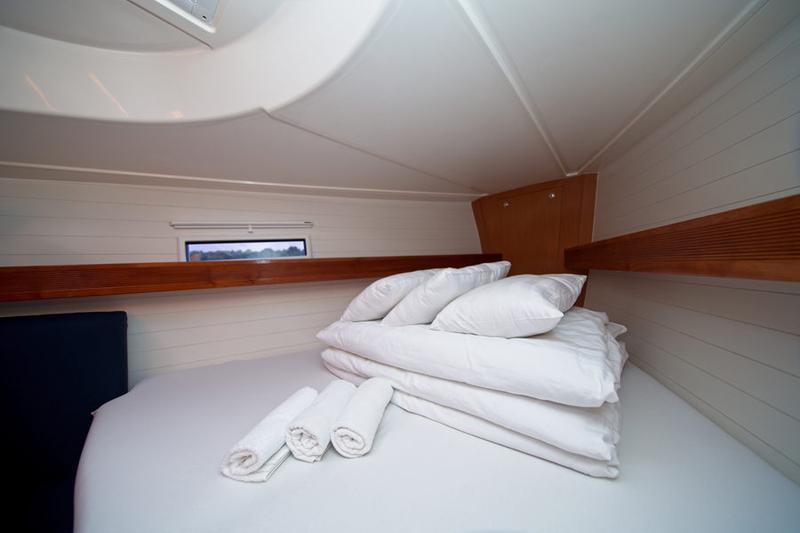 Book yachts online - sailboat - Bavaria 40 CN - MH 30 - rent