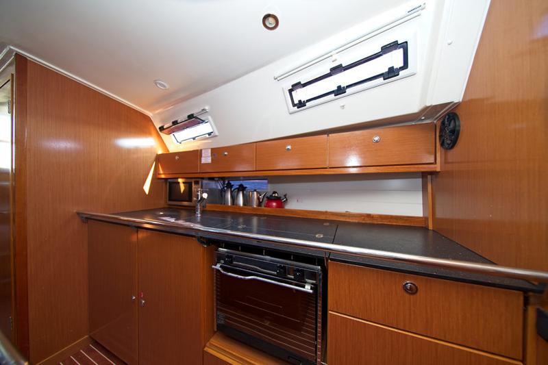 Book yachts online - sailboat - Bavaria 40 CN - MH 30 - rent