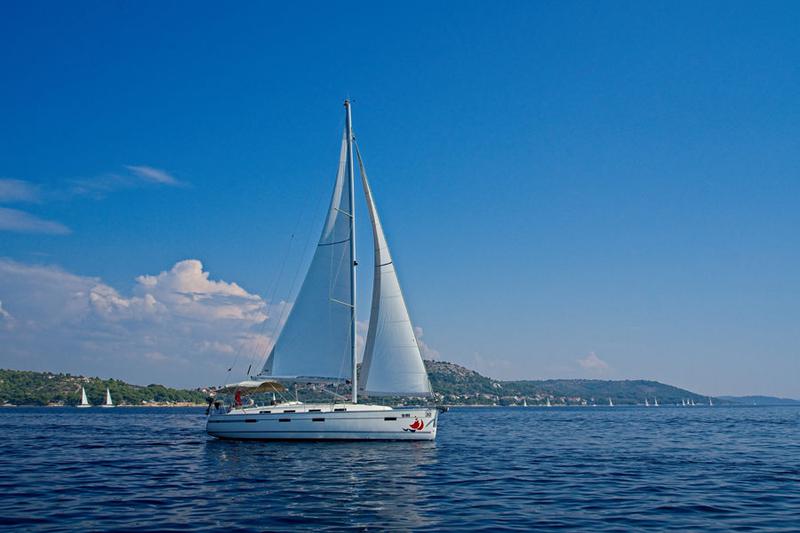 Book yachts online - sailboat - Bavaria 40 CN - MH 30 - rent