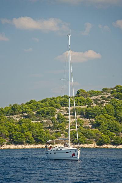 Book yachts online - sailboat - Bavaria 40 CN - MH 34 - rent