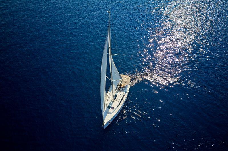 Book yachts online - sailboat - Bavaria 46 CN - MH 37 - rent