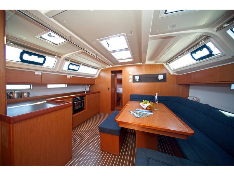 Book yachts online - sailboat - Bavaria 46 CN - MH 79 - rent