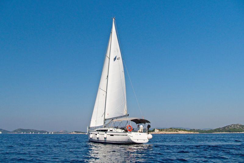 Book yachts online - sailboat - Bavaria Cruiser 41 - MH 69 - rent