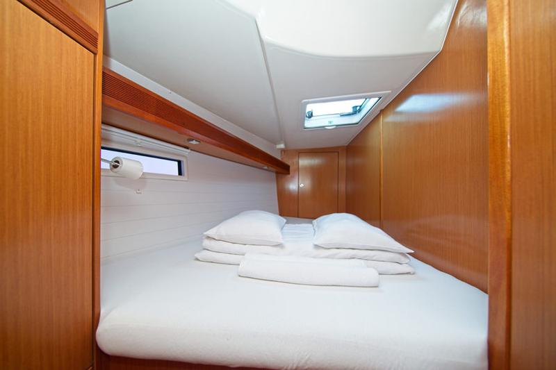 Book yachts online - sailboat - Bavaria 45 C - MH 35 - rent