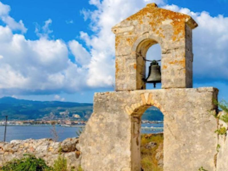 Book yachts online - sailboat - Sun Odyssey 39 DS - Afroditi - rent