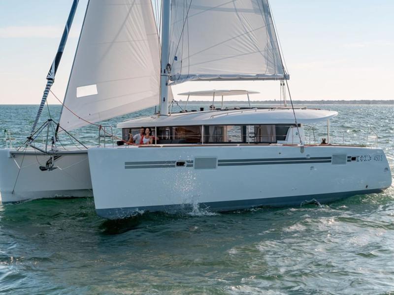 Book yachts online - catamaran - Lagoon 450 Sport - Lagoon 45 - rent