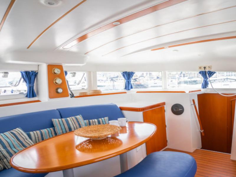 Book yachts online - catamaran - Lagoon 380 - Gemini - rent